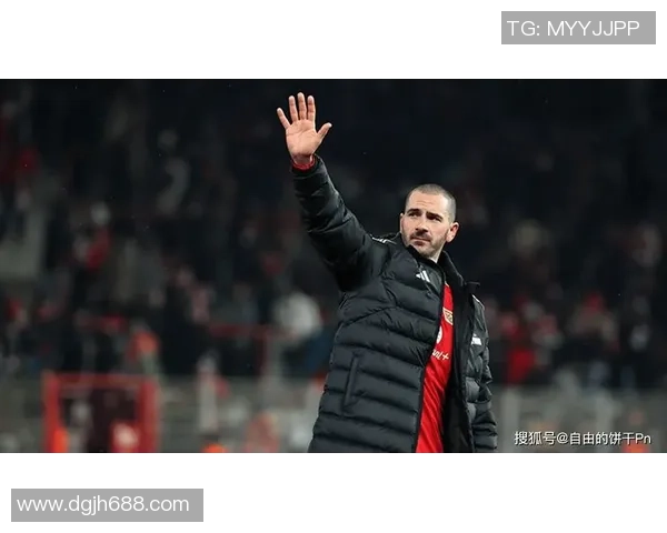 自以为是足球球星的自我迷失与现实差距的背后故事